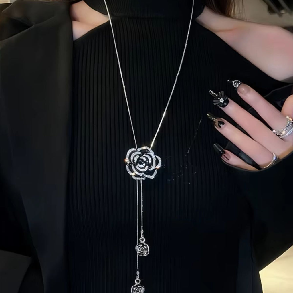 Collar con Dije de Flor Julieta Valentina