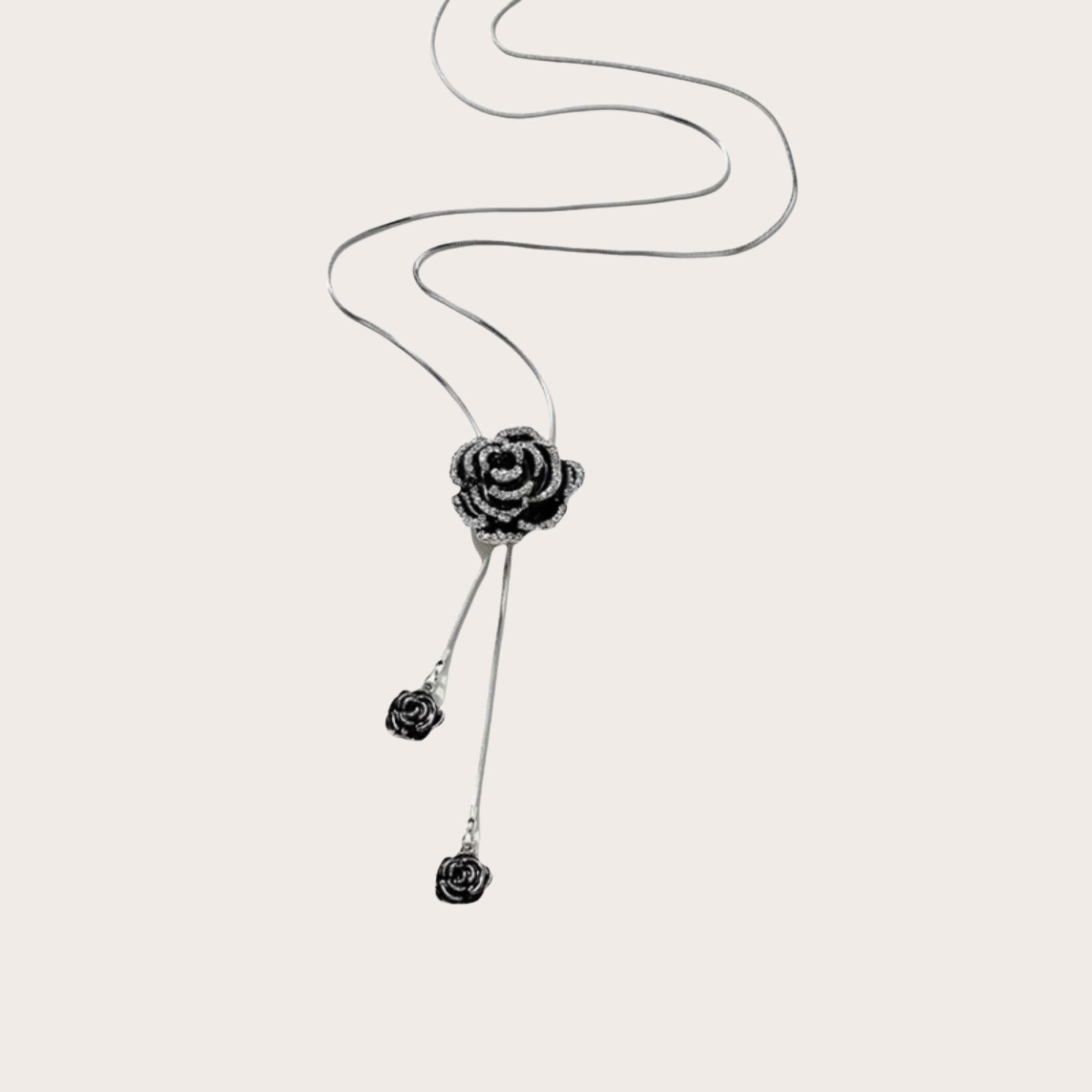 Collar con Dije de Flor Julieta Valentina